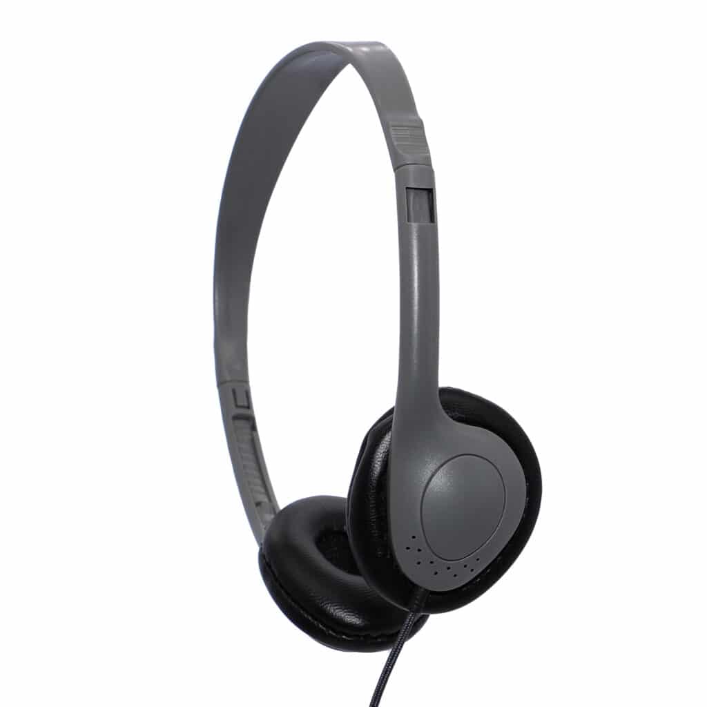 AE-711 The AE-711 headphone is an entry level K-12 and 1:1 h